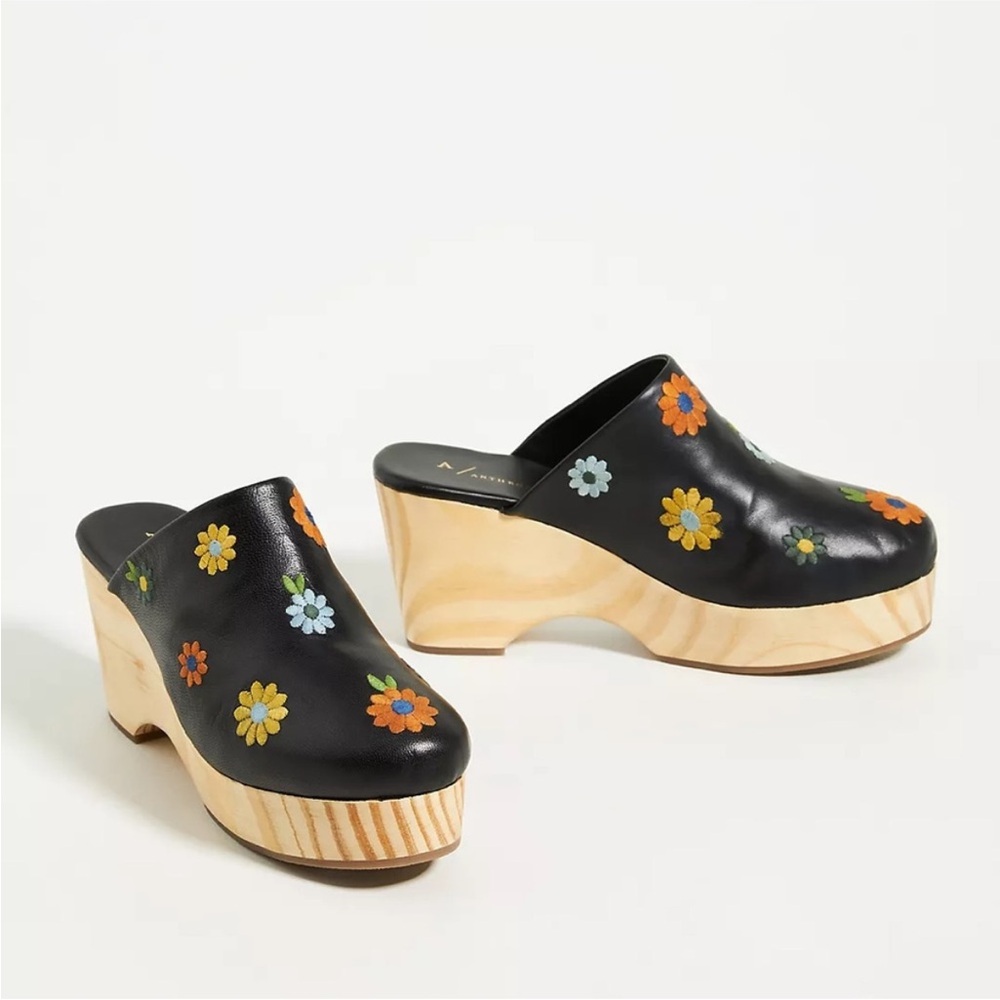 Pilcro Black Floral Clogs